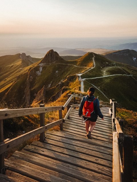Ascension du Puy de Sancy ⛰️

Un pas après l’autre, la tête perdue dans les cimes rocheuses pour s’offrir un spectacle de lumière hors du temps 🌅

#photographer #photos #puydedome #sancy #artphotographer #auvergne #photography